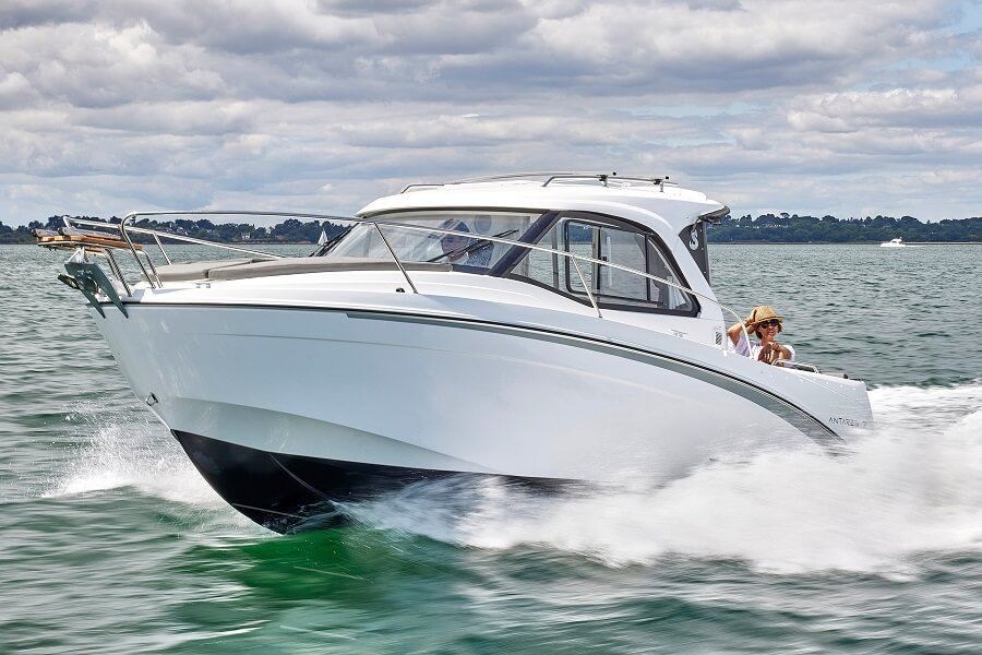 Beneteau Antares 7